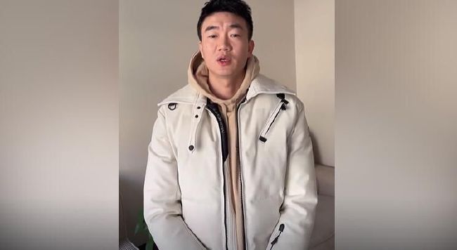 两小无猜的姐妹